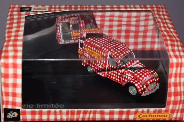 Caravane du Tour : Le Graal ? C'est le bob Cochonou
